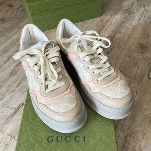 Gucci chunky platform sneakers size 39, color : oat multi